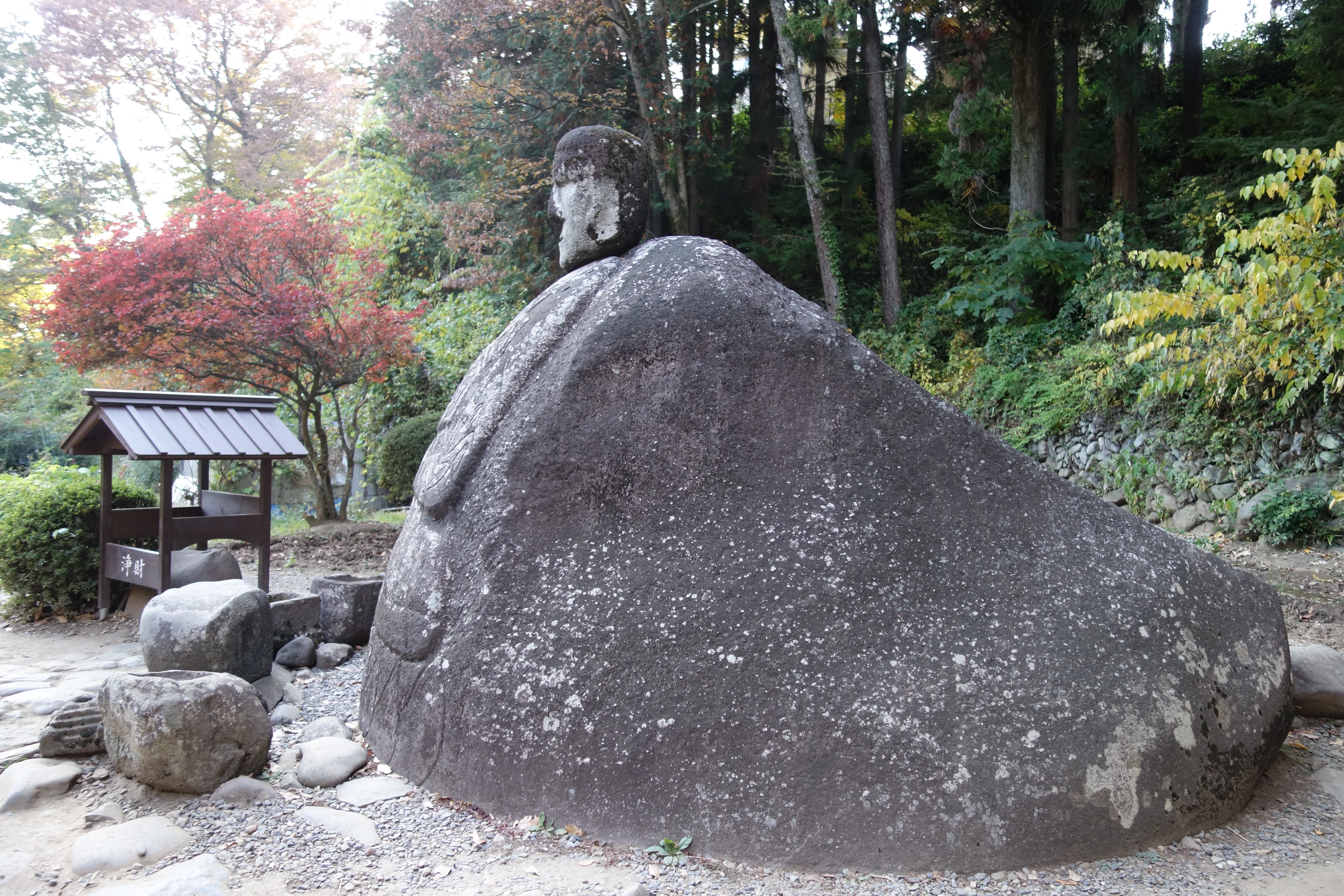 浮島の阿弥陀さま/万治の石仏（長野県諏訪郡下諏訪町） | 石神・磐座