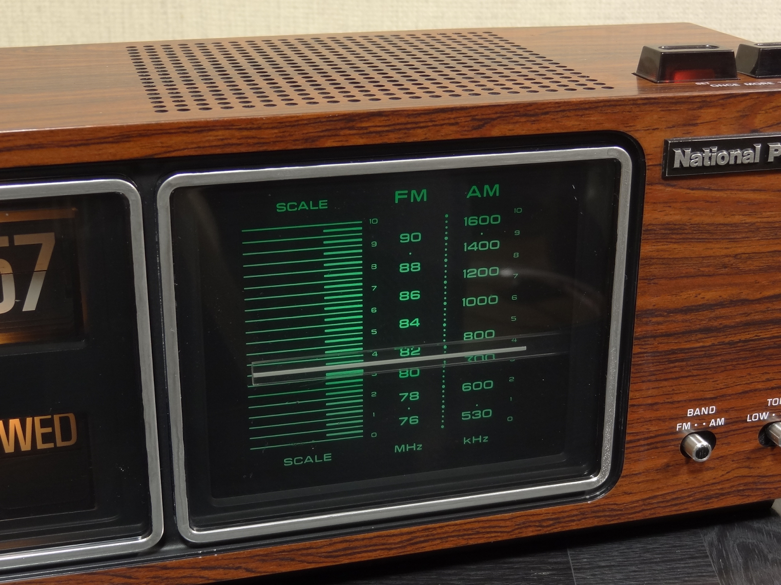 狂乱Nonaha日記: National パタパタ時計付きラジオ RC-685