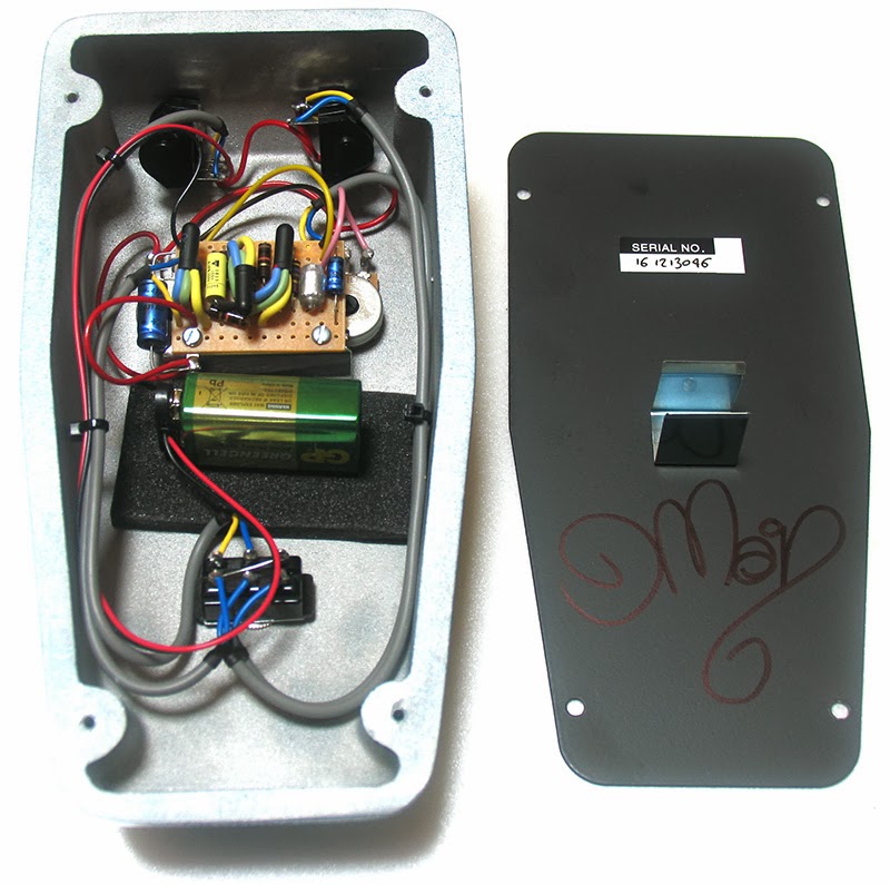 Buzz the Fuzz - all about Tone Bender: Sola Sound - Tone Bender