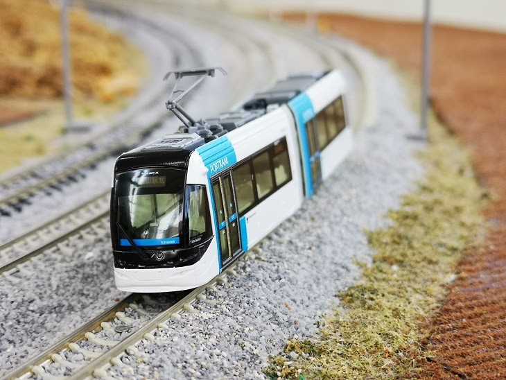 あづみの鉄道の趣味部屋: 入線日記 KATO 富山ライトレール TLR0600形（青）