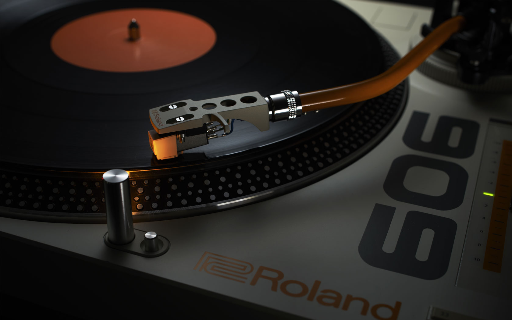 MATRIXSYNTH: The Roland TT-99 - TR-909 Skinned Turntable