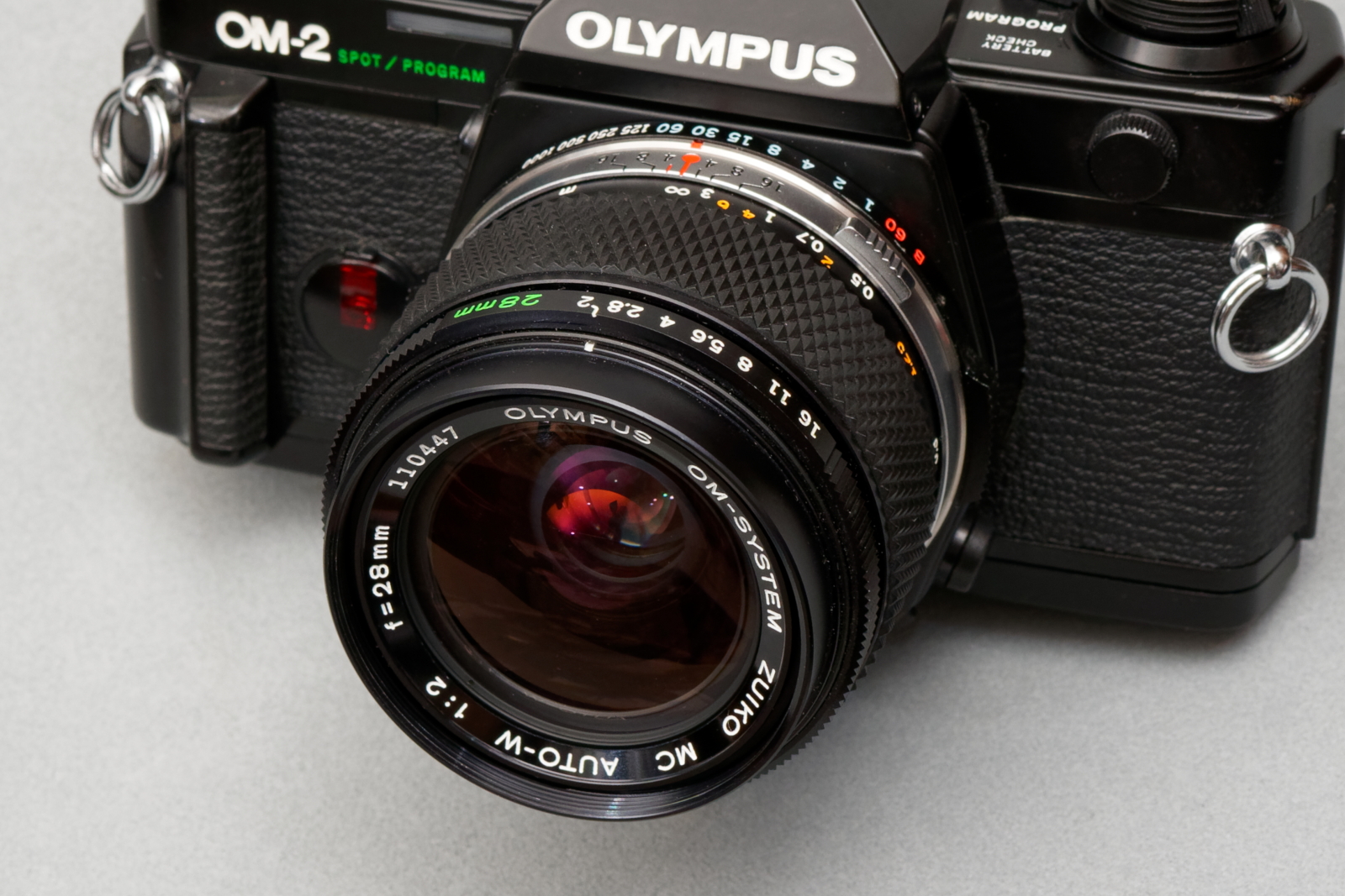 OLYMPUS OM-SYSTEM ZUIKO MC AUTO-W 28mm F2 - クセのある開放描写