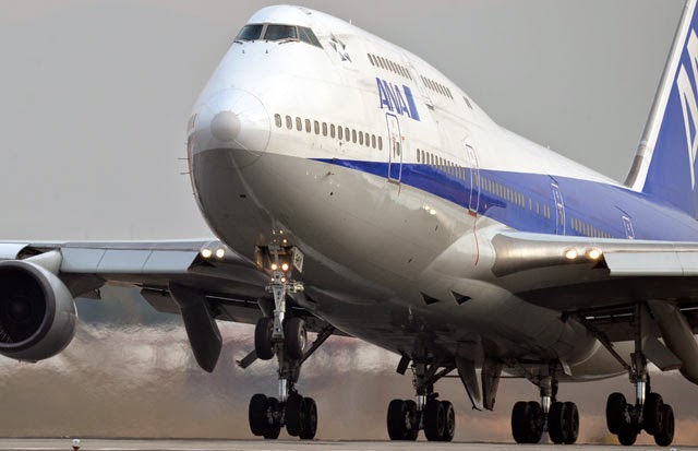 ZipanguFlyer: Thanks Jumbo: ANA's final Boeing 747 leaves Japan.