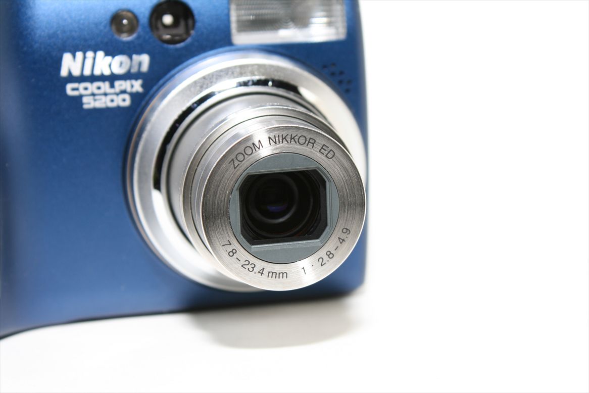 書き溜め space: Nikon COOLPIX 5200 E5200 プラチナブルー