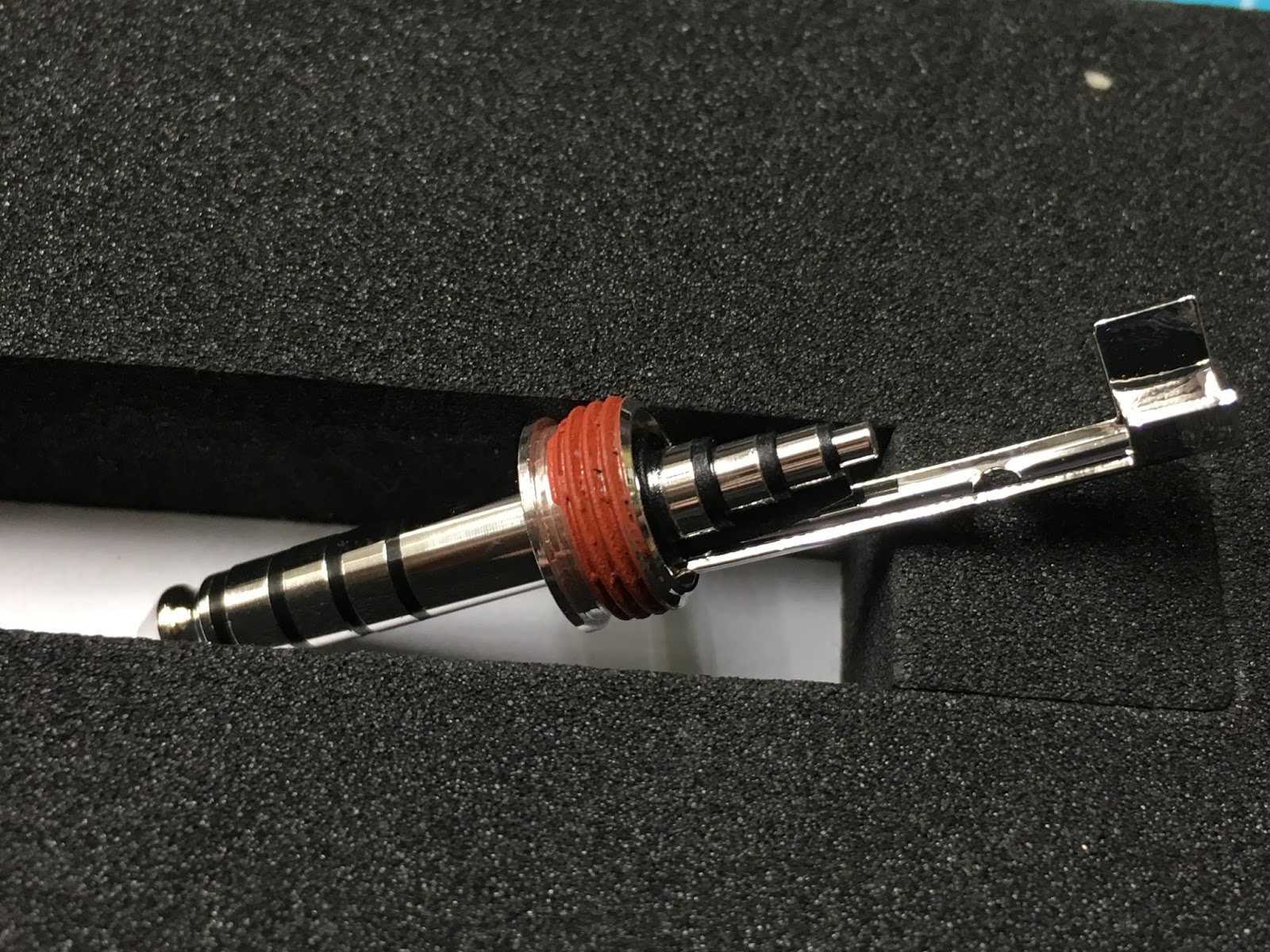 オヤイデ電気ショップブログ: 【新商品】Furutechから4.4mm5極プラグ