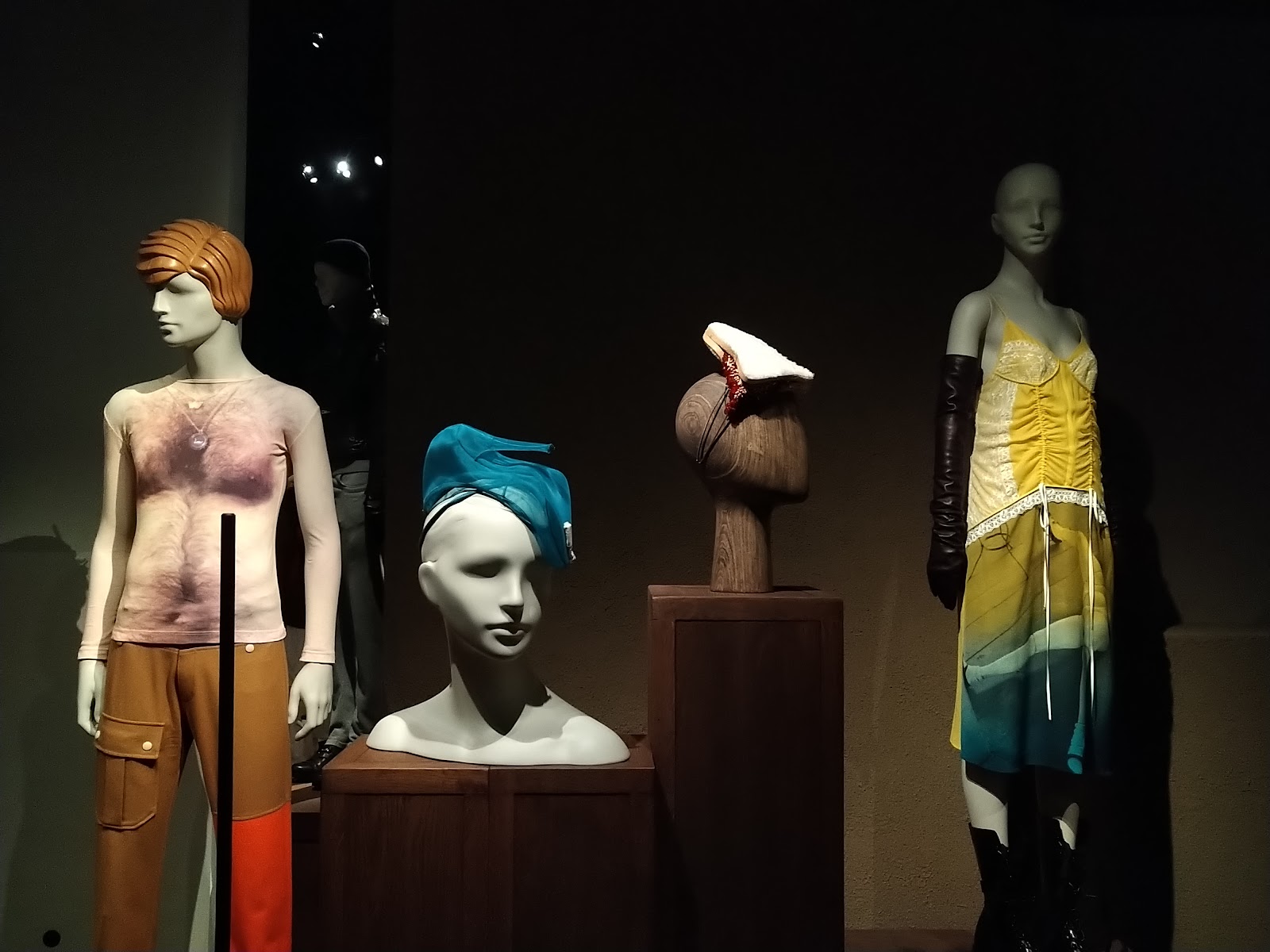 アントワープのモード博物館（MoMu)で、アントワープ・シックス