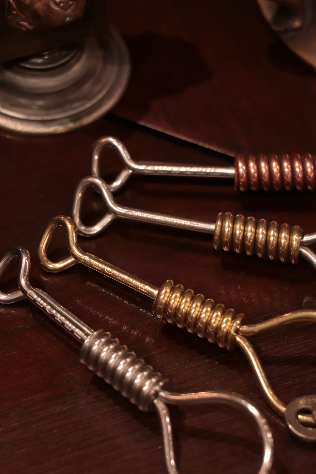 BLACK SIGN Main Lodge / 