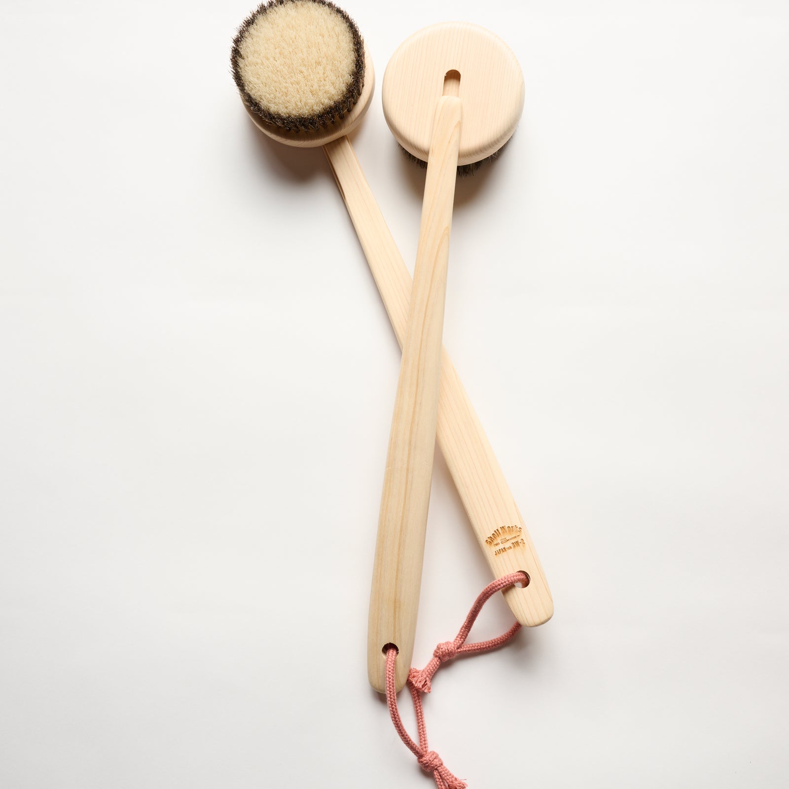 BlancheandMimi1223100106_1600x