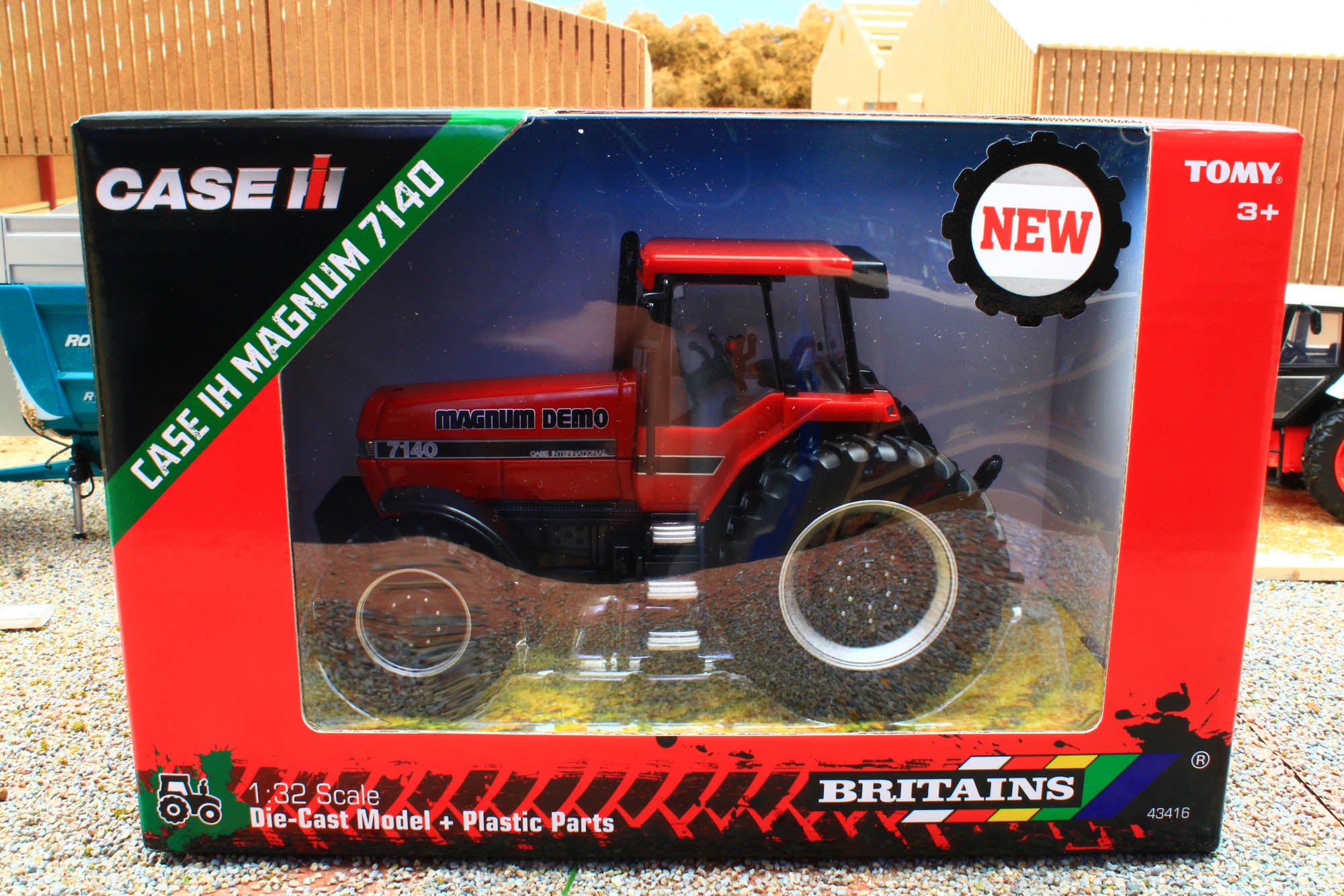 43416MD Britains Case IH Magnum 7140 1:32 Scale 'Magnum Demo