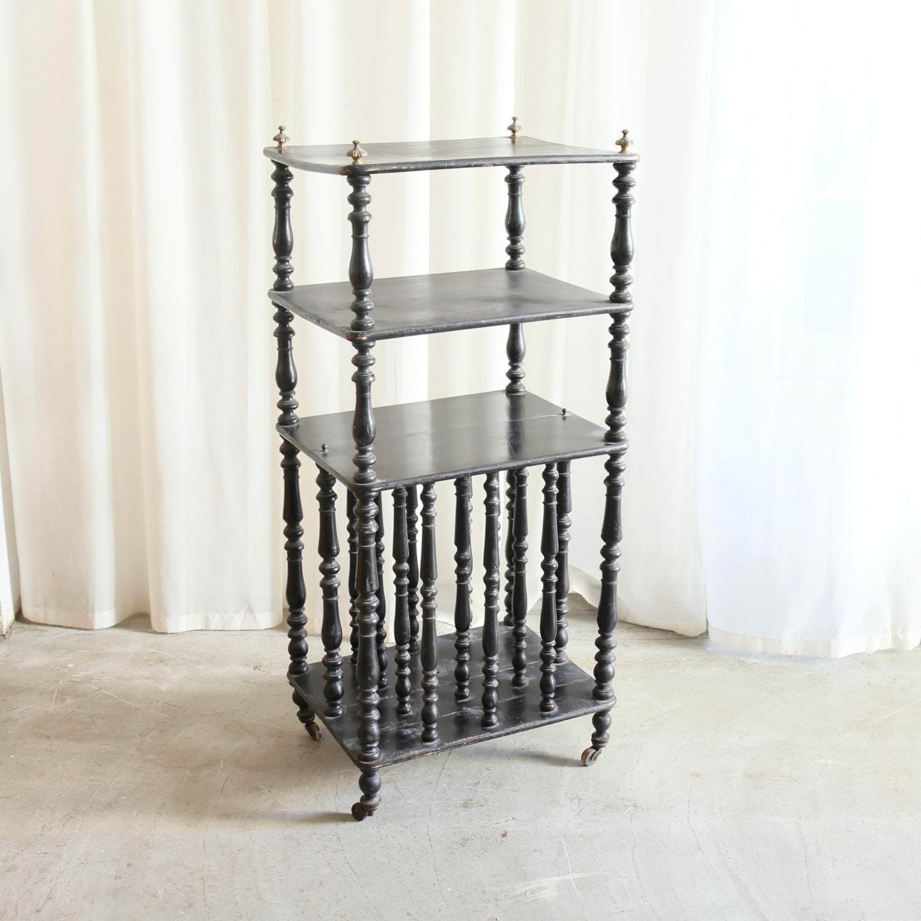 フランスアンティーク ミュージックシェルフ 202601235 – BROCANTE