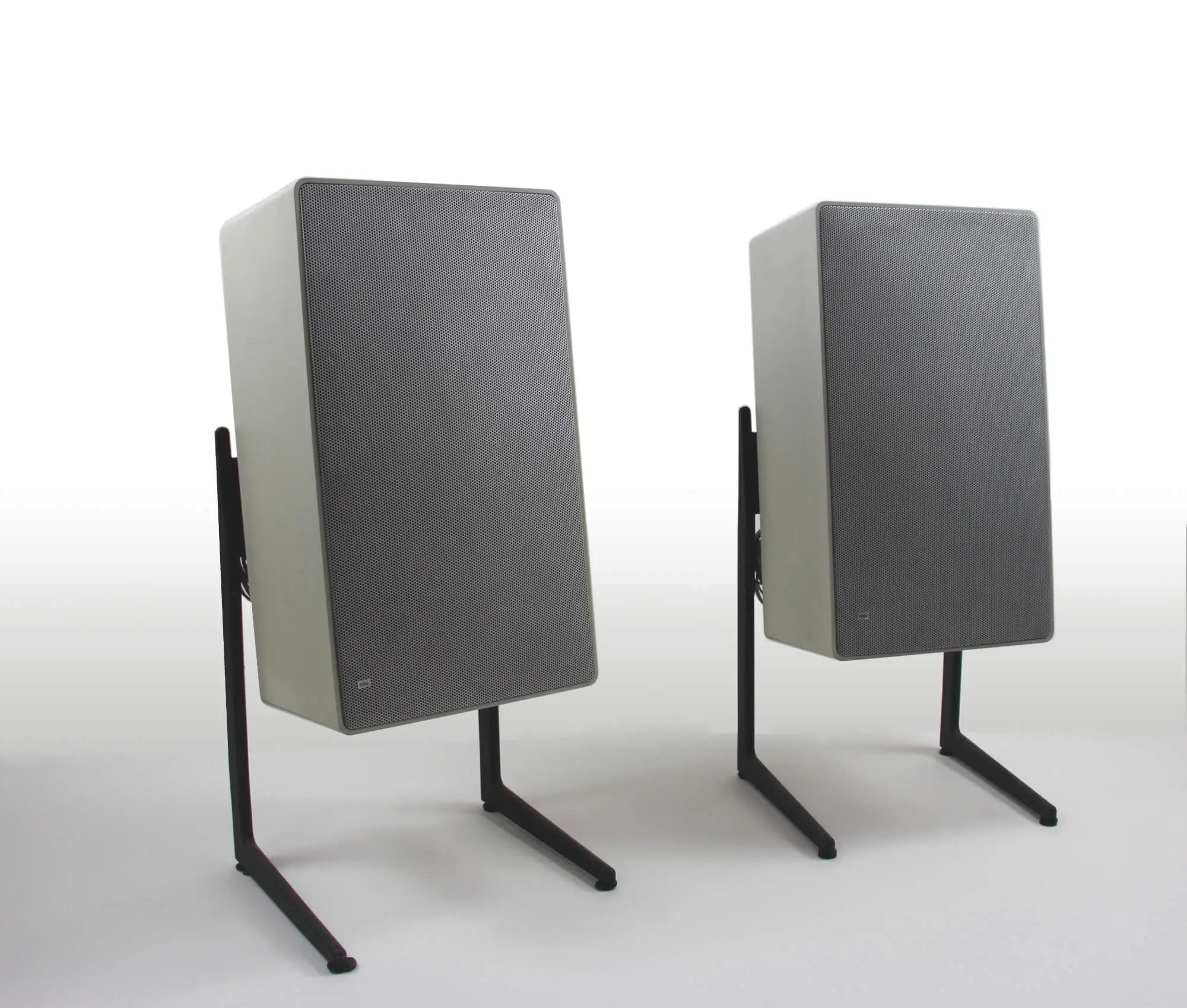 Braun speakers Dieter Rams design in good condition are hard to find