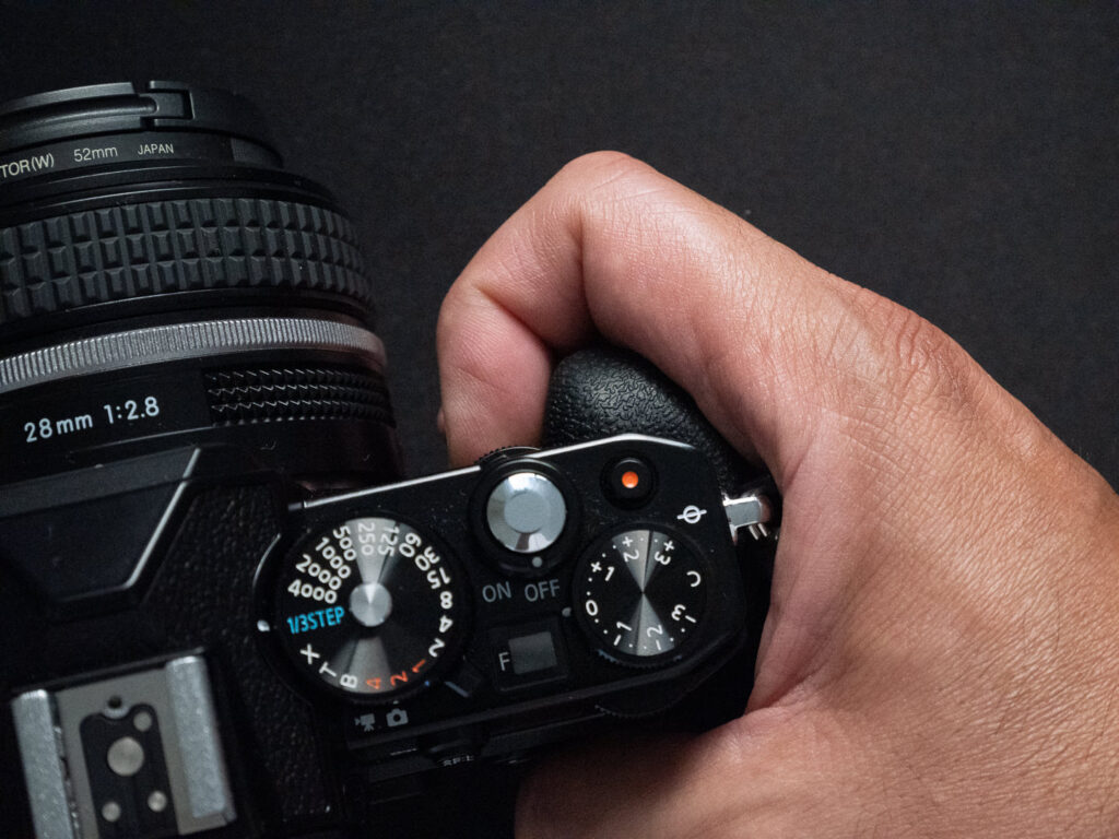 ニコン Zfc におすすめのSmallRigレトログリップ レビュー | BridgeBook.JP