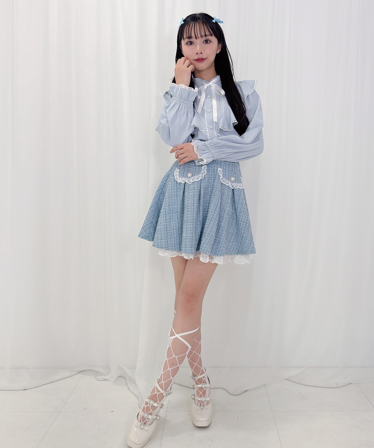 ラッフルVフリルブラウス – BUNNY APARTMENT