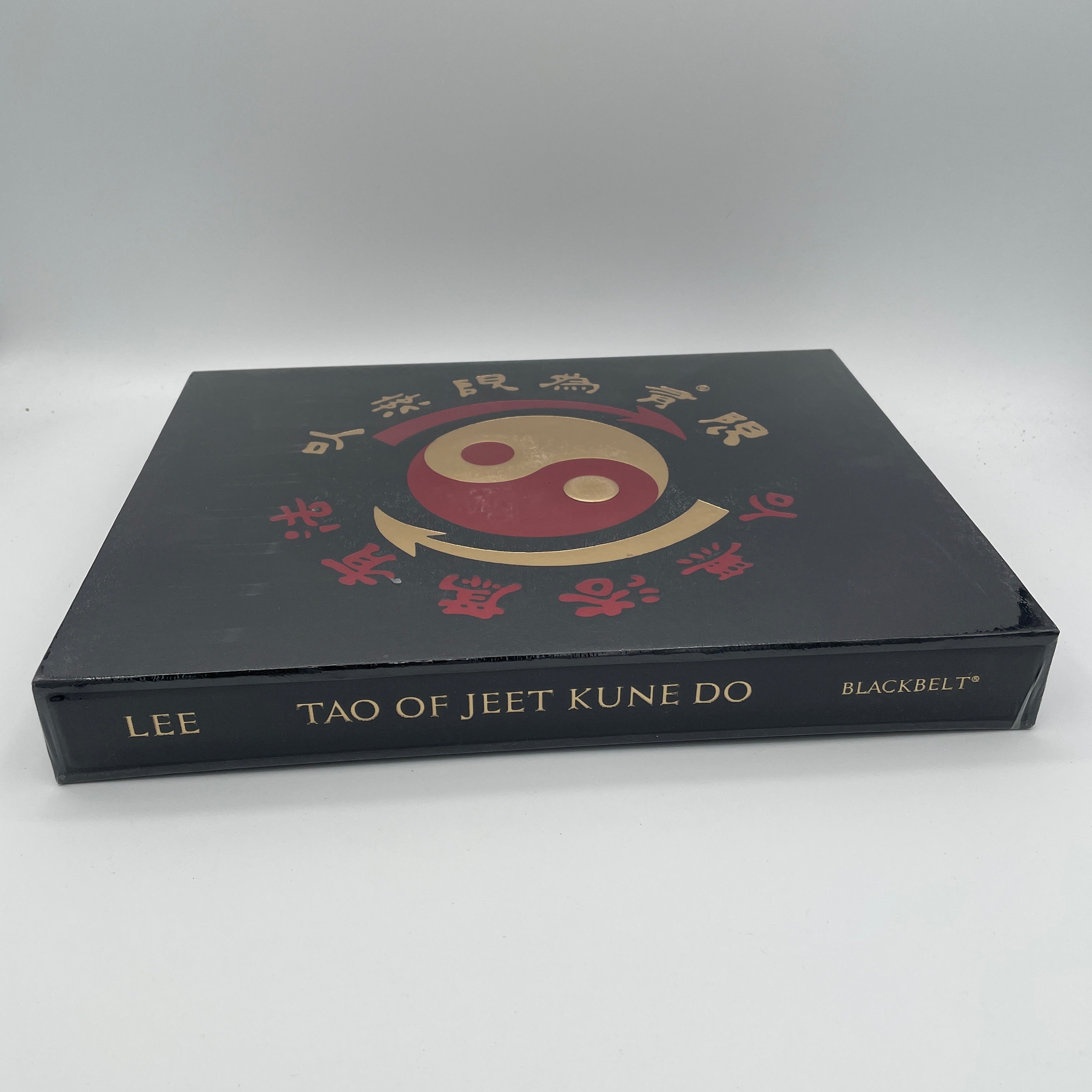 Tao of Jeet Kune Do: Expanded *Limited Edition* by Bruce Lee