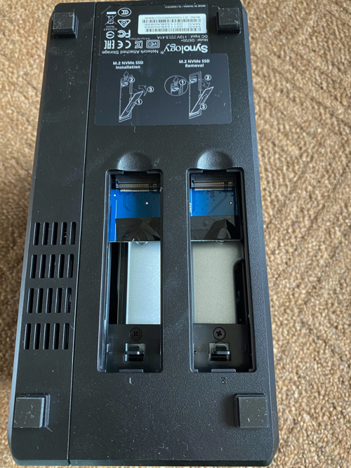 Synology DS720 に M.2 SSD と 8GBメモリを追加 | 趣味のPC＆