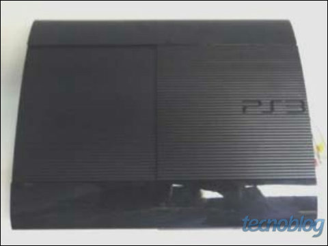 さらなる大幅値下げ実現か、新型PS3「CECH-4000」シリーズとされる本体