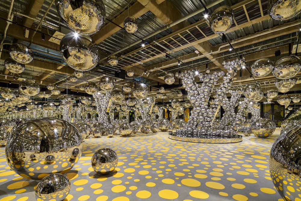 ルイ・ヴィトン×草間彌生」のポップアップストアで唯一無二の世界に