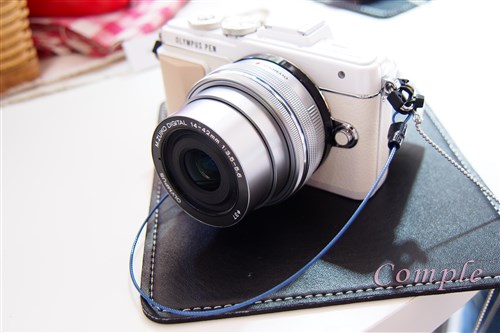 オリンパスのミラーレス一眼カメラPEN Lite E-PL7は、手ぶれ補正も