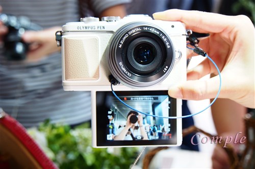 オリンパスのミラーレス一眼カメラPEN Lite E-PL7は、手ぶれ補正も
