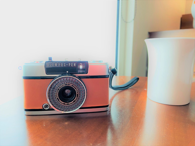 ハーフカメラはフィルム高い問題の救世主となるか？Olympus Pen EE-3を