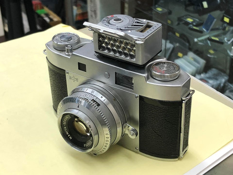 我楽多屋(中古カメラアクセサリーとジャンクカメラ): 1955年頃の
