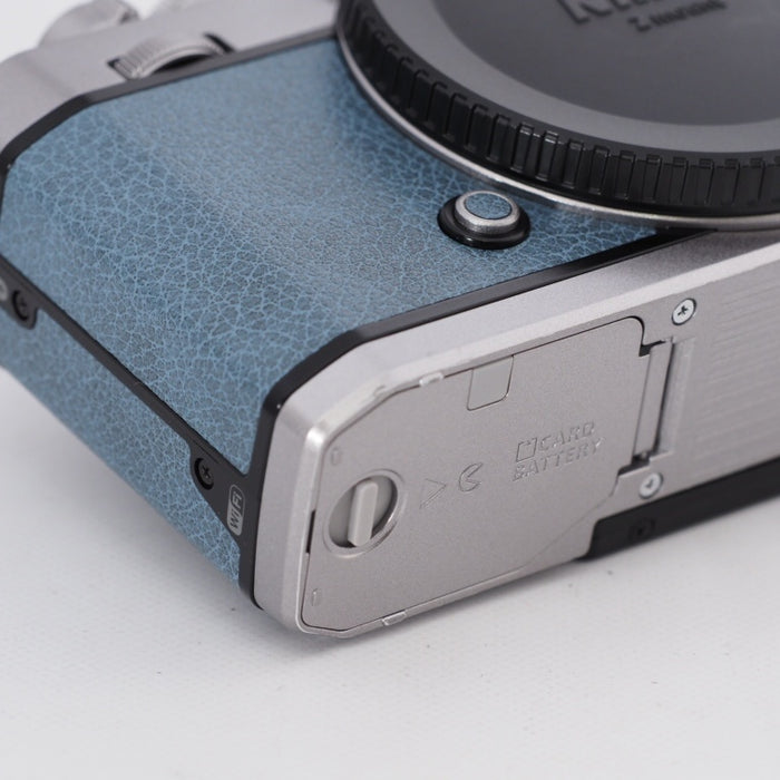 Nikon ニコン ミラーレス一眼カメラ Z fc シルバー ボディ 限定色