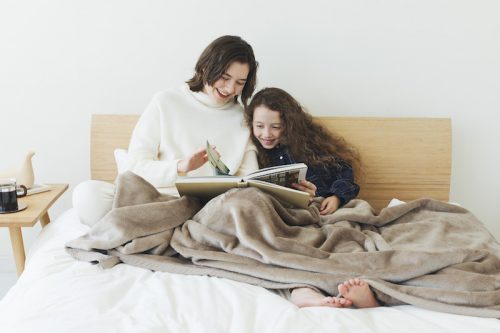 ユニクロ隠れ名品】天才か！洗える「ヒートテック毛布」が冬の必需品