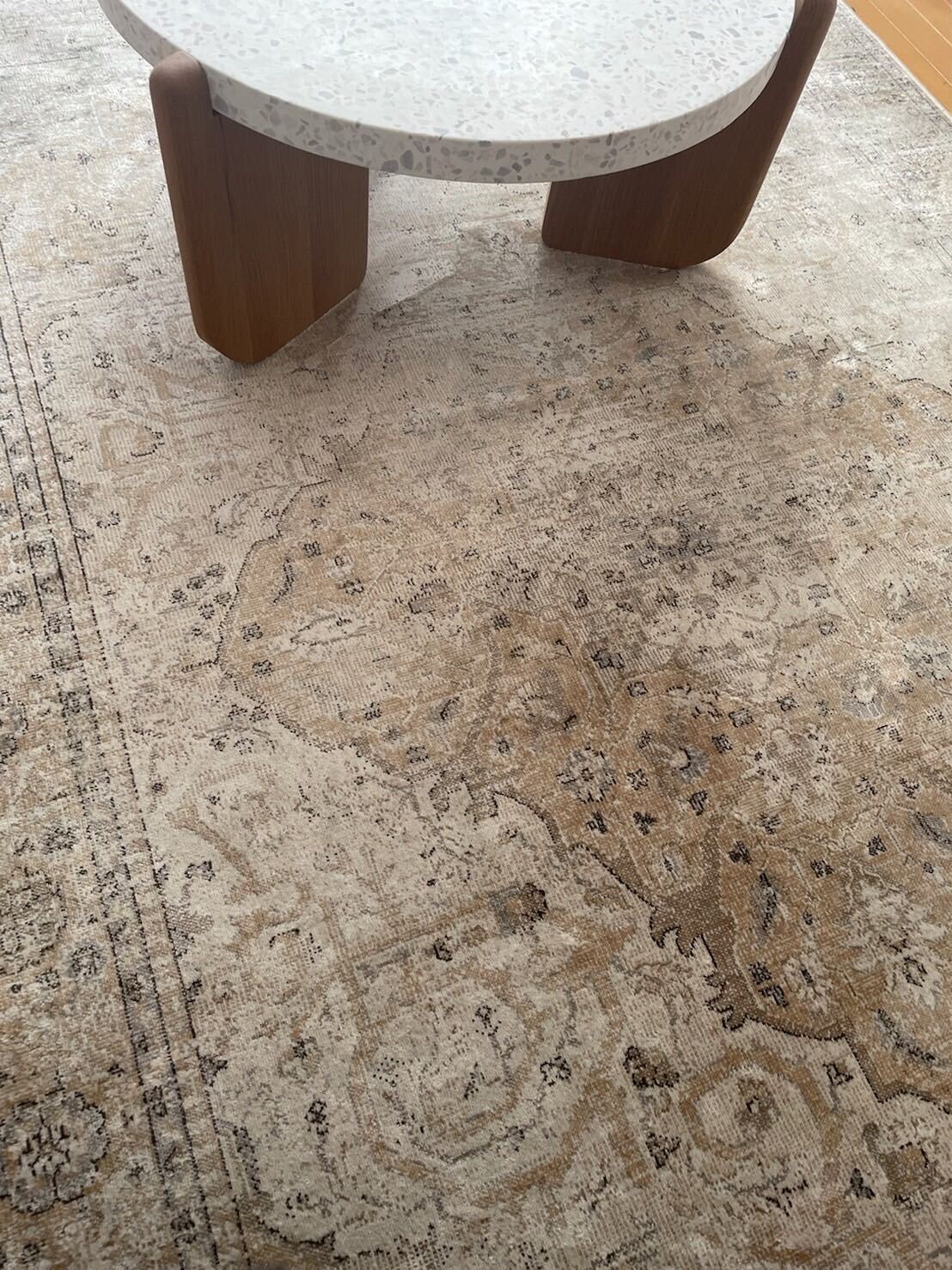 ZARA HOMEのラグを買ったら、リビングが洒落た！【スタイリストたなべ