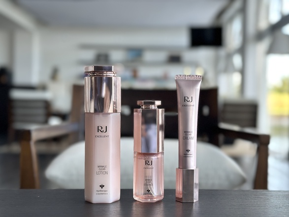 アピセラピーコスメティクス / RJエクセレント 薬用リンクルクリア