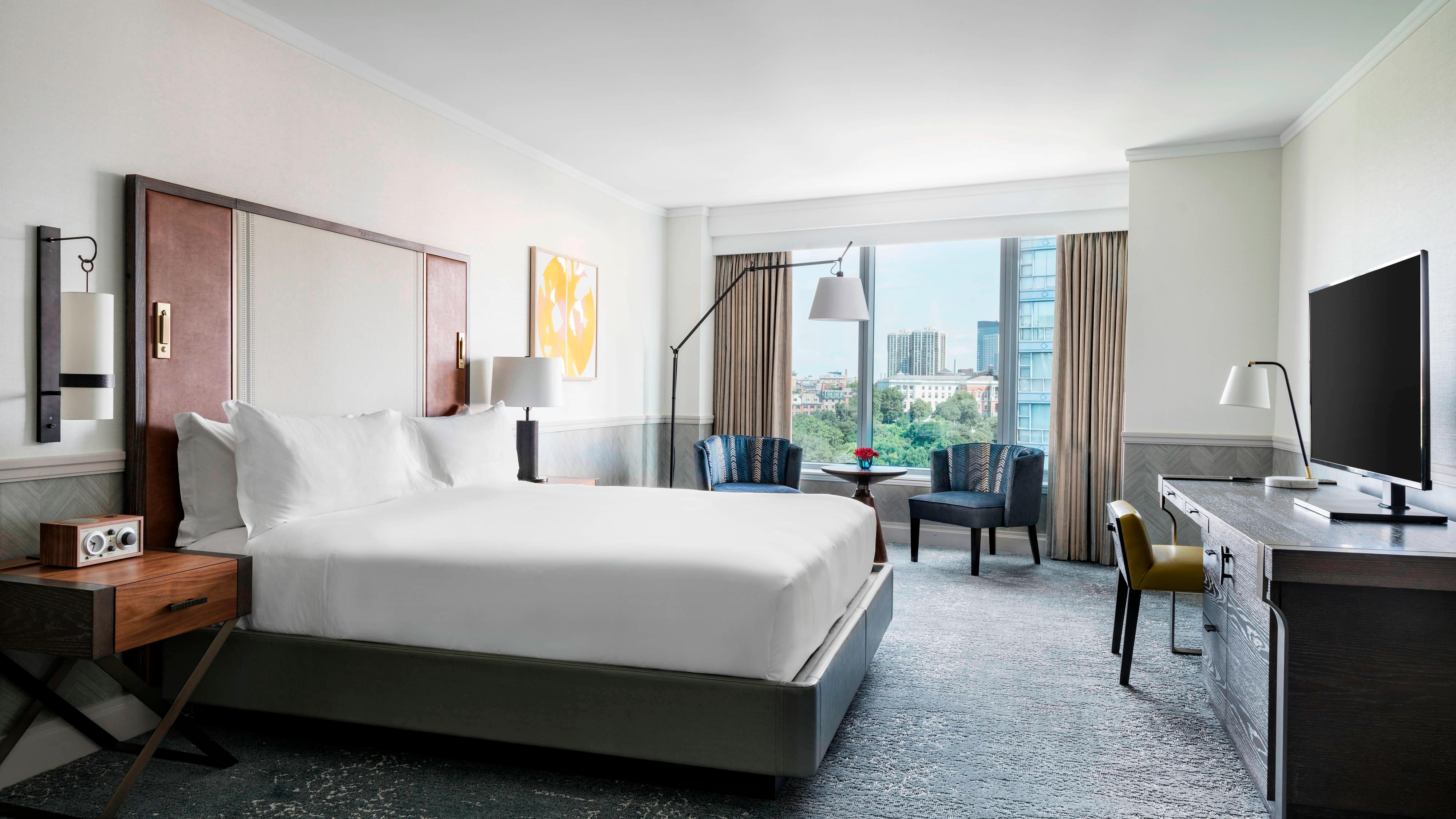 Luxury Rooms & Suites | The Ritz-Carlton, Boston