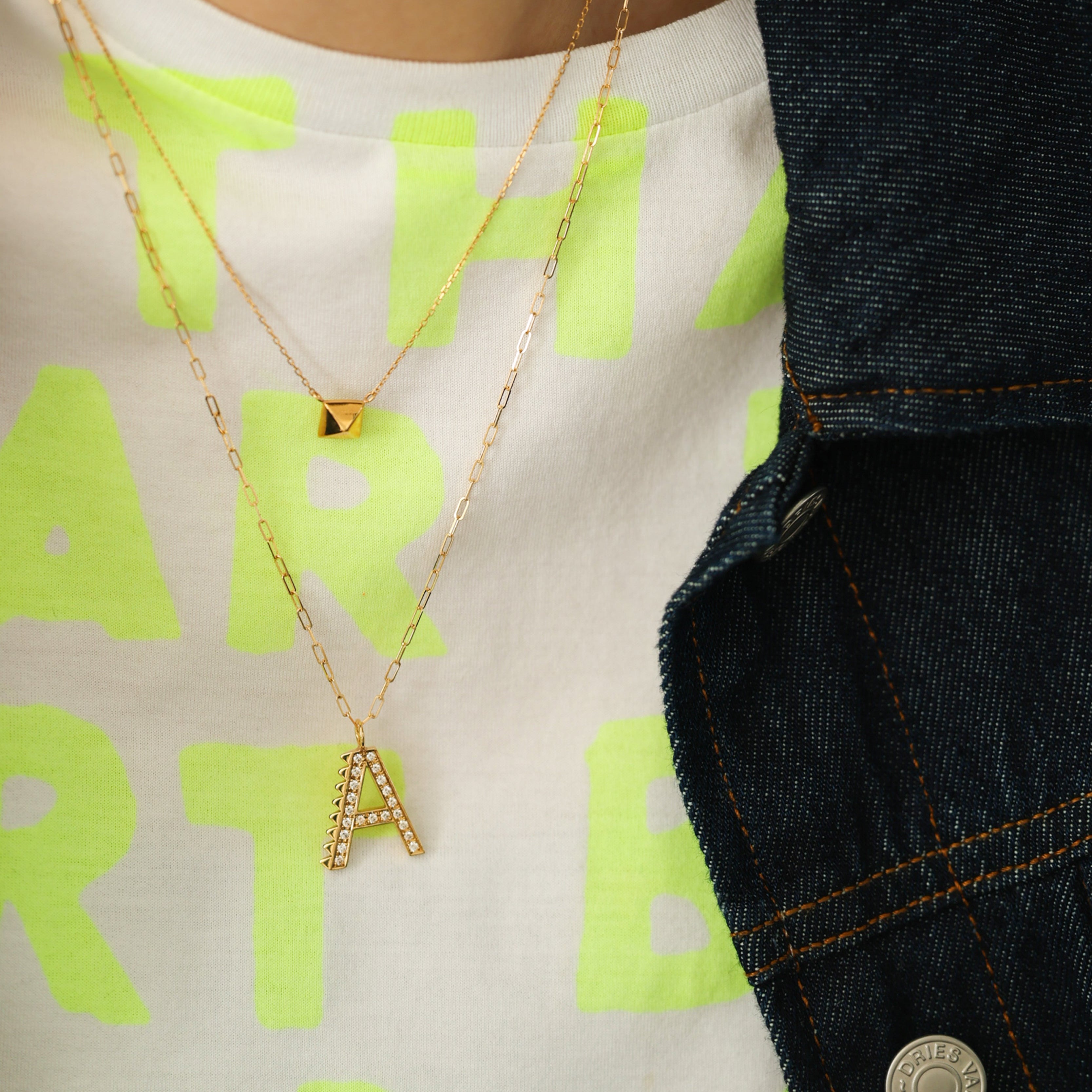 スタッズイニシャル ペンダントトップ