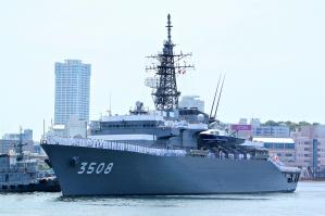 海上自衛隊：練習艦「かしま」 若き海上自衛隊幹部が遠洋練習航海に