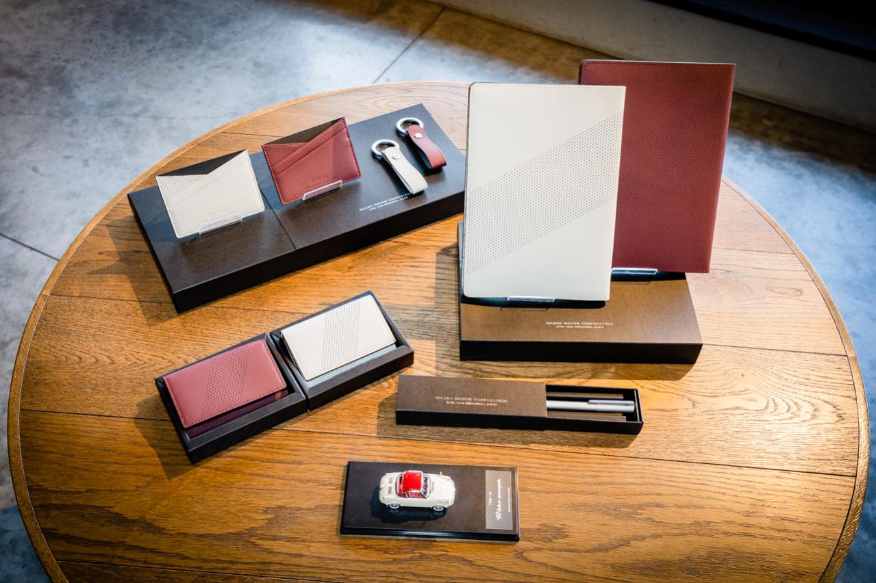 マツダはオフィシャルグッズも本気でつくる！ 創立100周年記念「マツダ