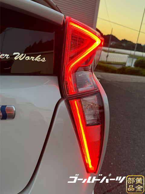 zvw50 51 55 50プリウス 前期 純正テールランプ (説明欄参照) zvw50 51