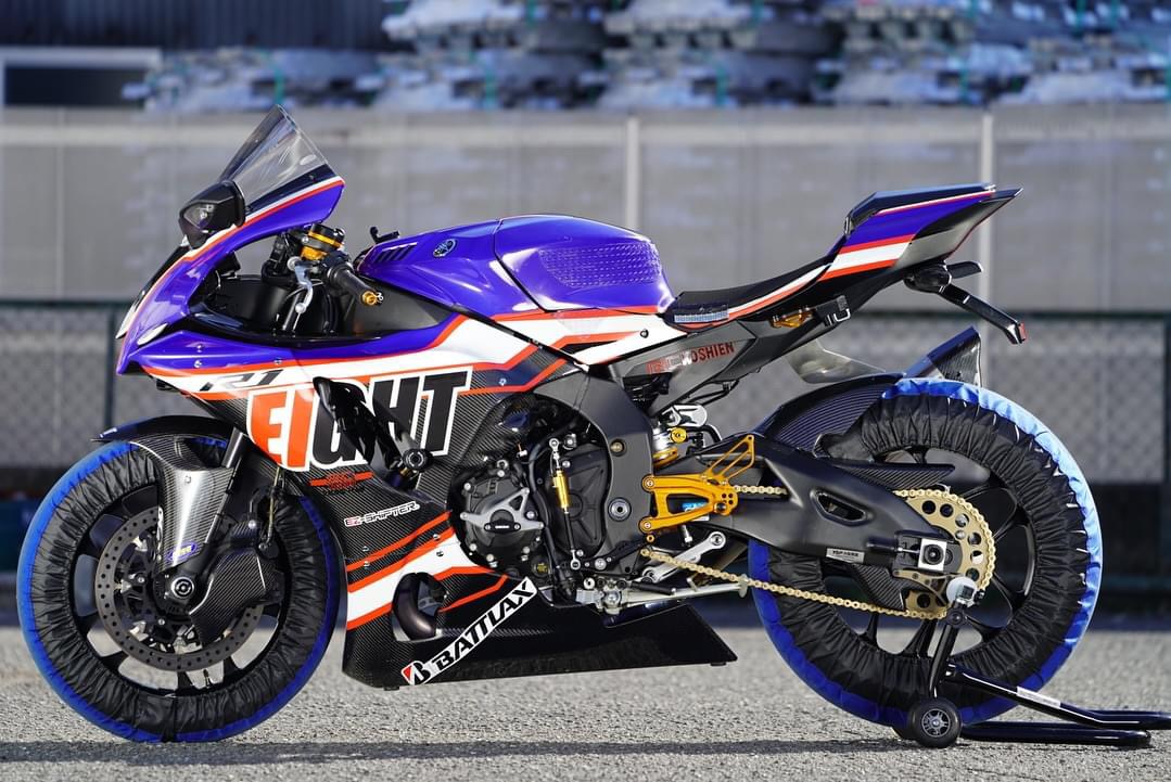 15~19YZF-R1｢20ｺﾝﾊﾞｰﾄｺﾝﾎﾞｷｯﾄ｣ｽﾄﾘｰﾄ | EIGHT （才谷屋ファクトリー､HEART）