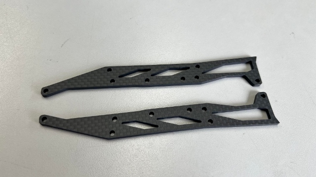 TS-588 ReveD RDX用 3mmカーボンセパレートアッパーデッキ Ver.邪鬼