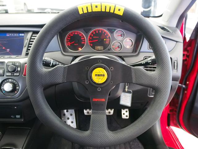 Momo Competition Evo - Airleather with embroidered MOMO logo