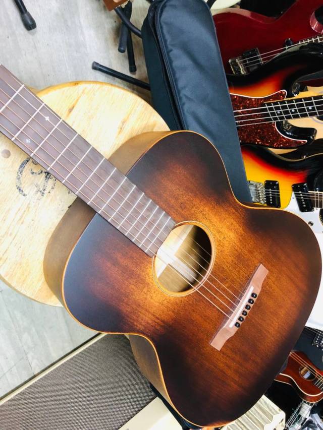 Martin 000-15M Street Master Mahogany マイク搭載！ 【 アンプに