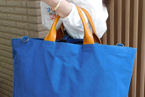 帆布バッグについて | オーダーメイドのオイルレザーバッグなら【cavan