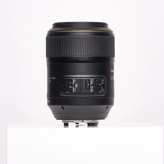 Nikon AF-S NIKKOR 105mm f/2.8 G Micro ED VR Autofocus IF Lens {62}