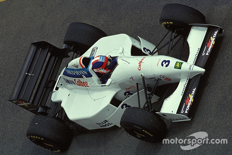 美しきF1マシン：「日本人が”夢”を見た、白い流星」ティレル022