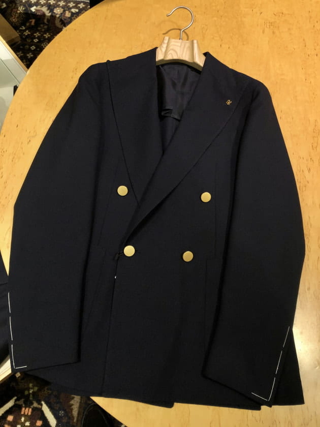 今シーズンは4つボタンがオススメのTAGLIATORE｜ビームス 銀座｜BEAMS