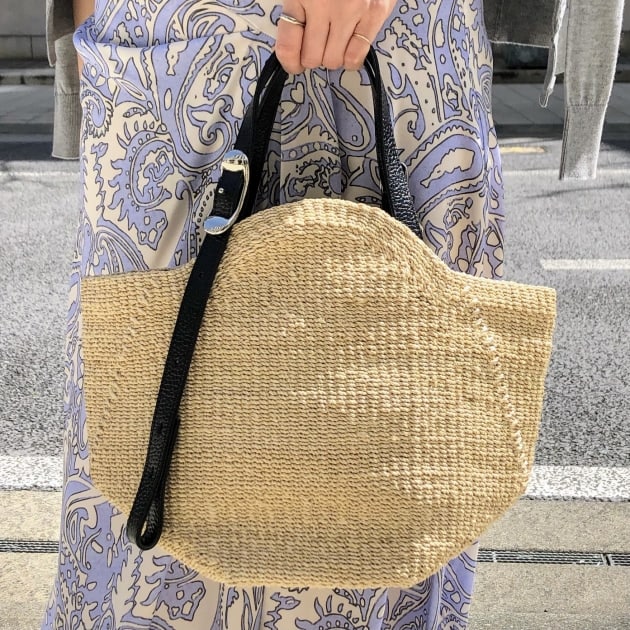 tamoさんぽ 〈どちらのバッグを選ぶ？〉｜ビームス ハウス メン 神戸