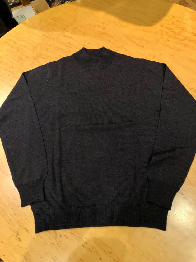 BEAMS F〉全て揃えたくなるベーシックなモックネックニットを