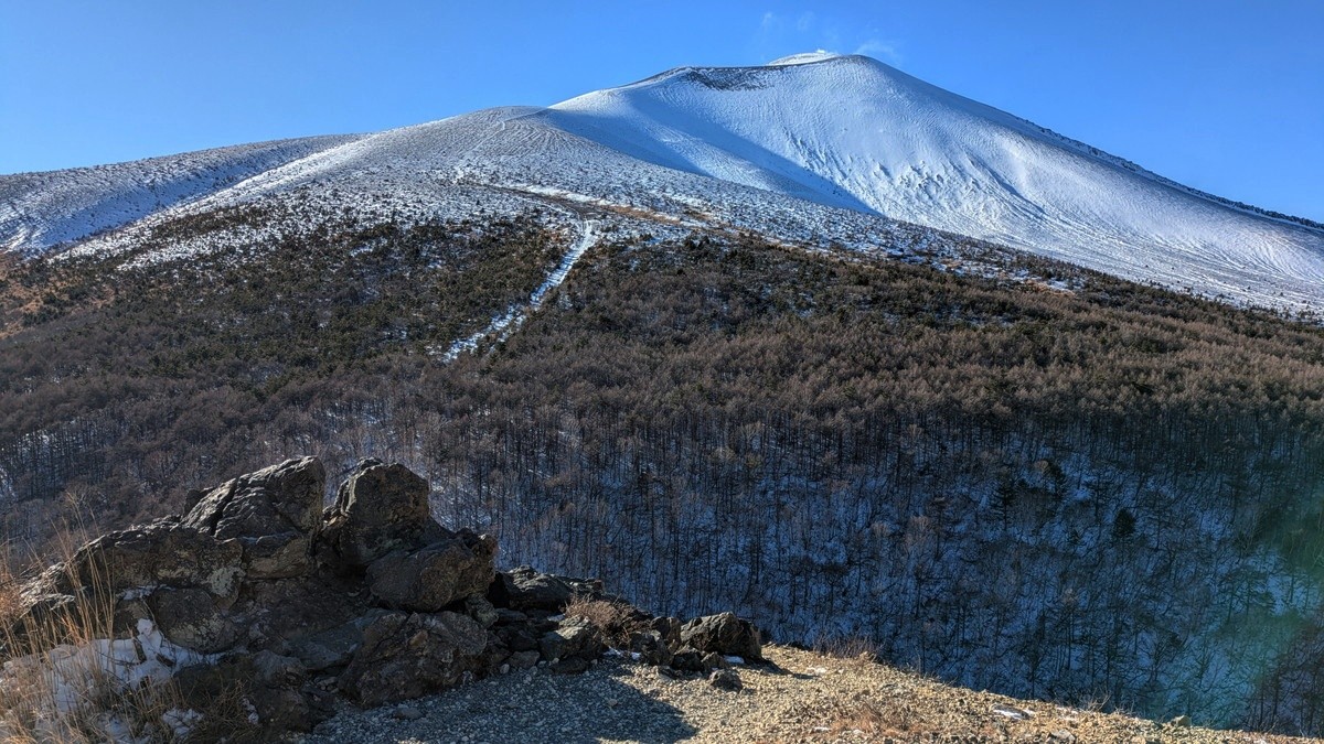 冠雪した浅間山を眺めに「小浅間山」へ - 3PEAKS