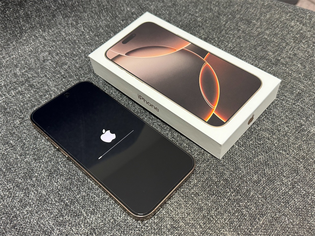 iPhone16 Pro Max デザートチタニウム 256GBに機種変更してきました