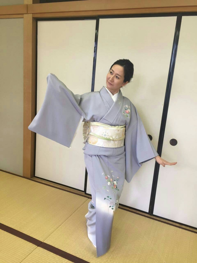 コーディネート例】グレーの付下げでちょっと改まったコーデ - 涅子の