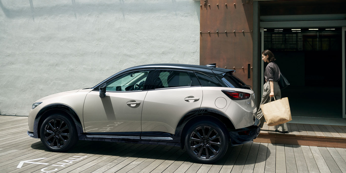 CX-3 Super Edgyの特別塗装「ブラックキャビン」に関して個人的に興味