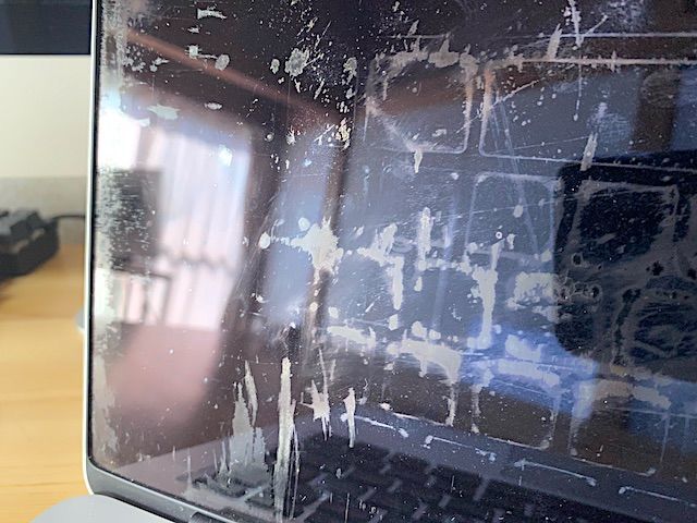 超簡単】MacBook Proの汚い液晶コーティング剥がれを自分で直す方法