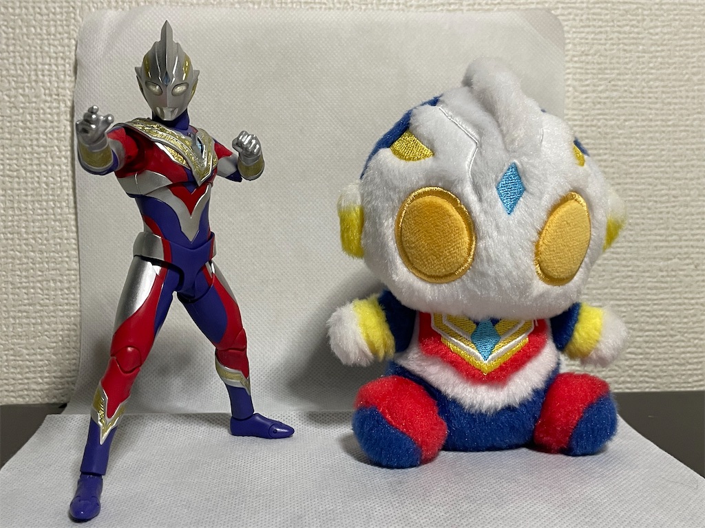 ふわふわお座りぬいぐるみ ウルトラマントリガー - コレクション・M78